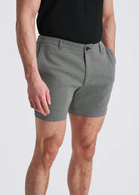 Textured Stretch Chino Short (Black/White)