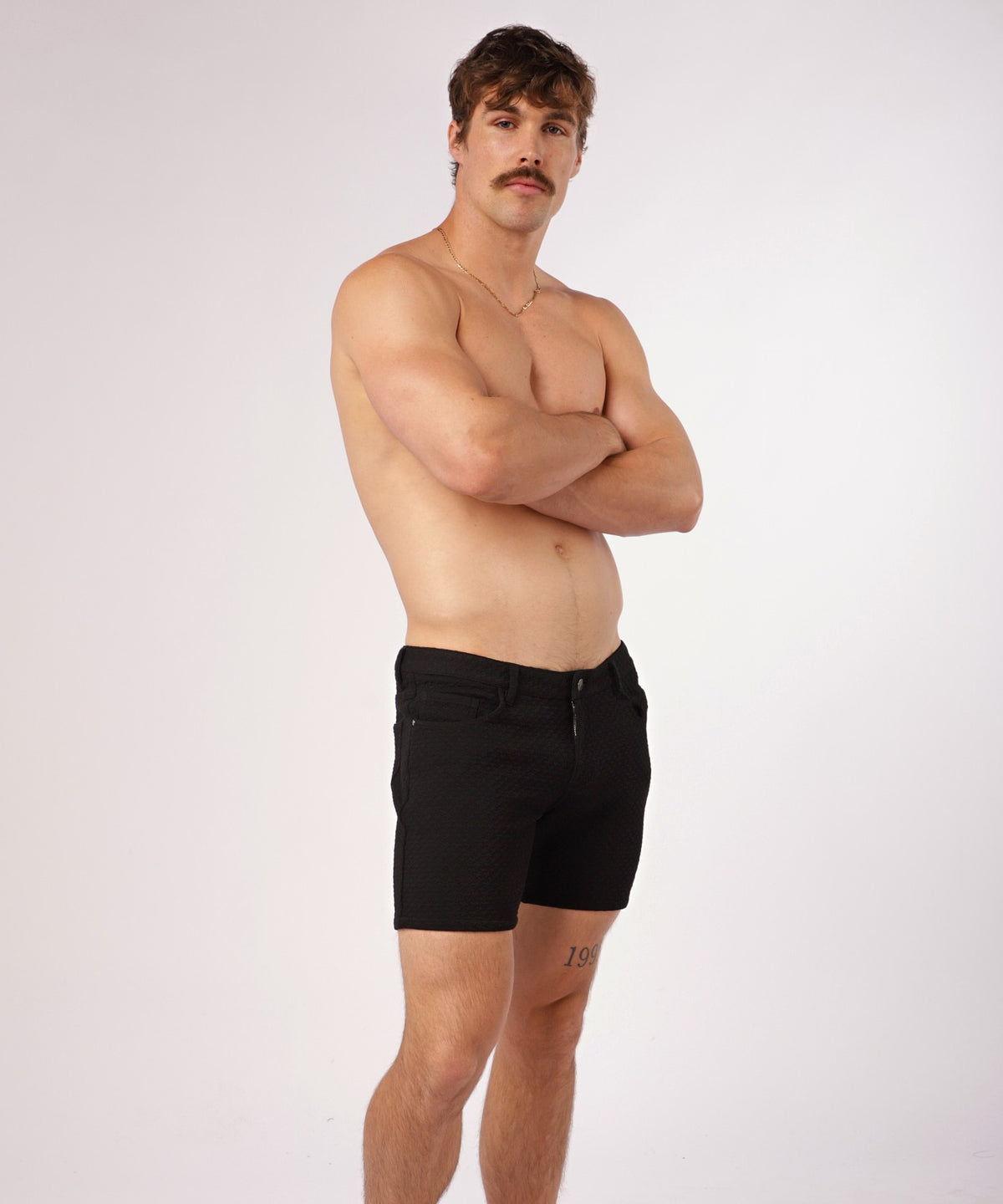 Textured Jacquard Knit Shorts (Black)