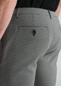 Textured Stretch Chino Short (Black/White)